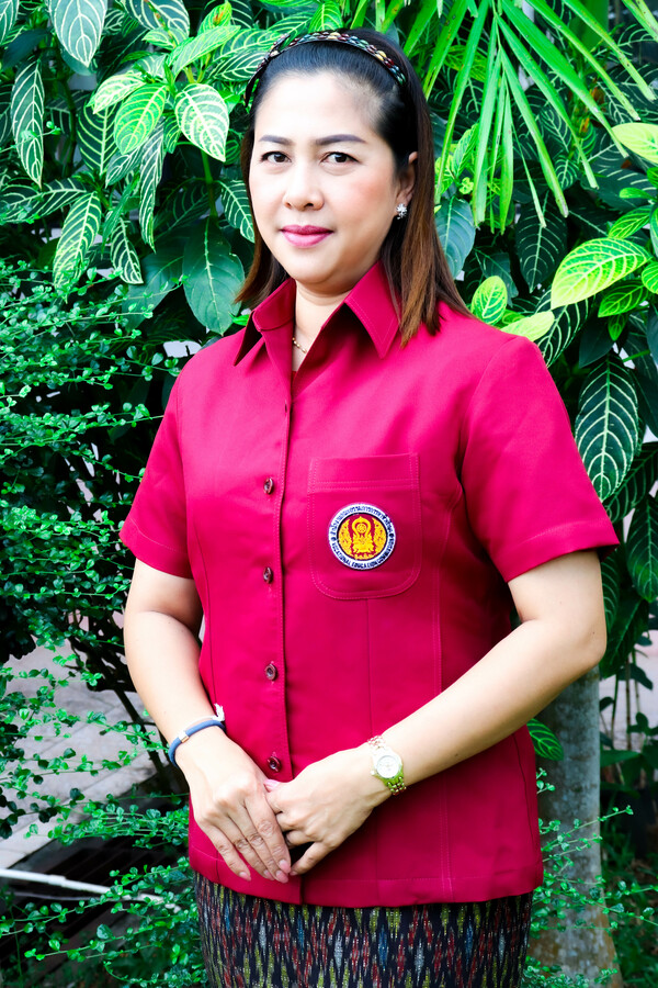 นางนฤมล เพ็ญมาศ