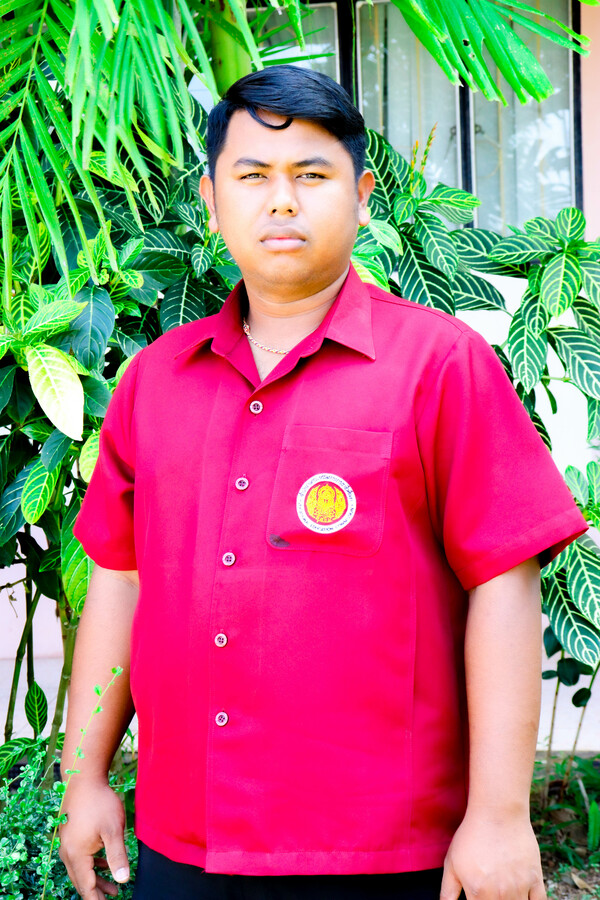 นายสฤก พรหมกำเนิด